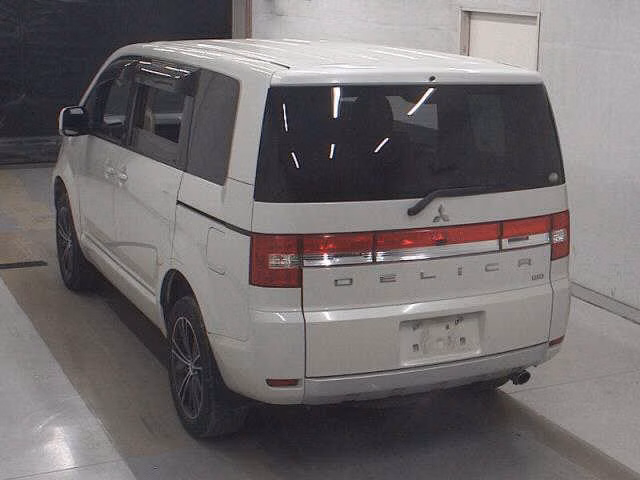 MITSUBISHI DELICA D:5
