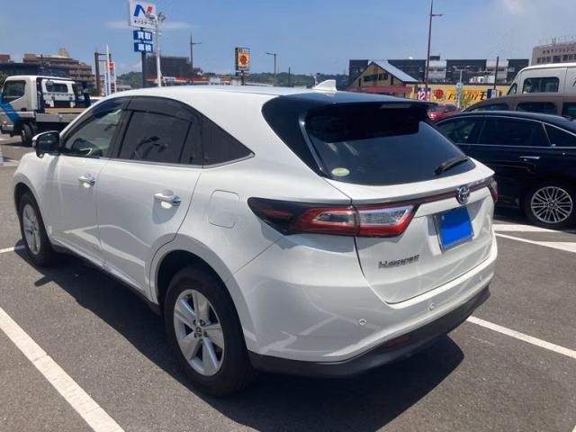 TOYOTA HARRIER