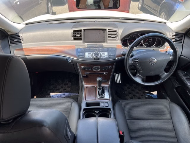 NISSAN FUGA