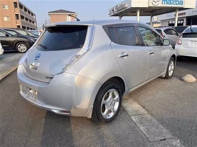 NISSAN LEAF