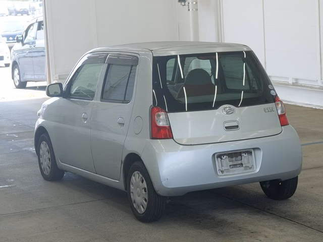 DAIHATSU ESSE