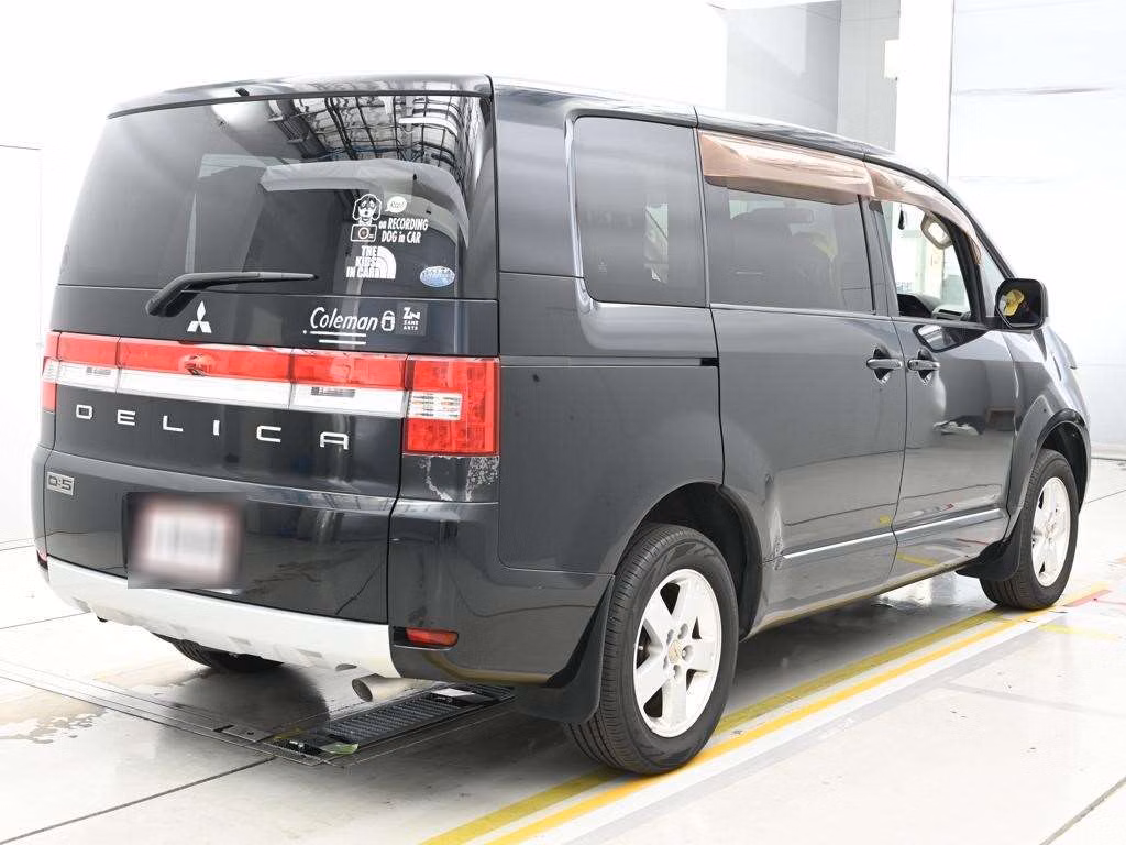 MITSUBISHI DELICA D:5