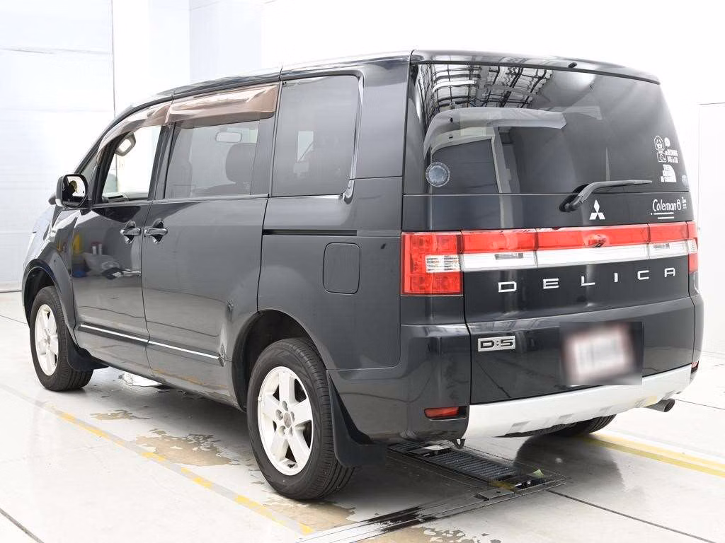 MITSUBISHI DELICA D:5