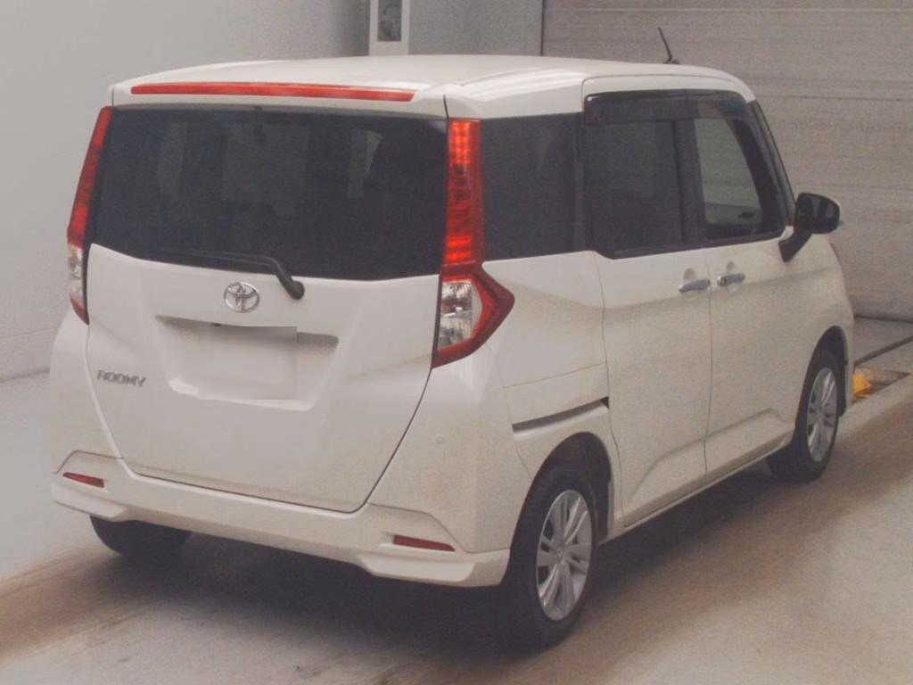 TOYOTA ROOMY