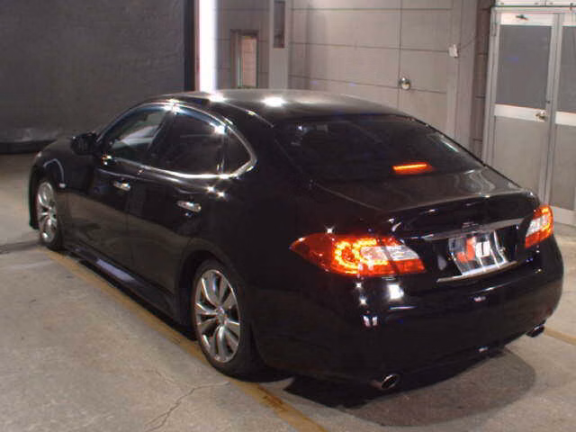 NISSAN FUGA