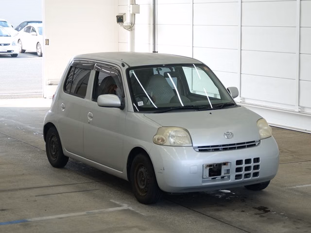 DAIHATSU ESSE