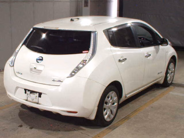 NISSAN LEAF