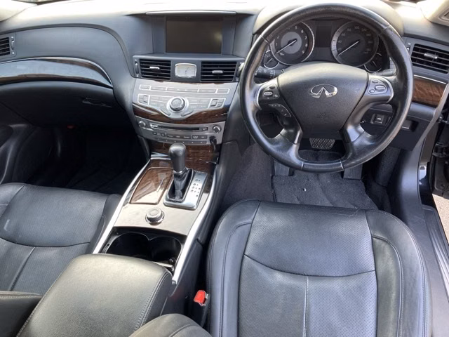 NISSAN FUGA