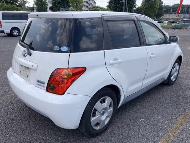 TOYOTA IST