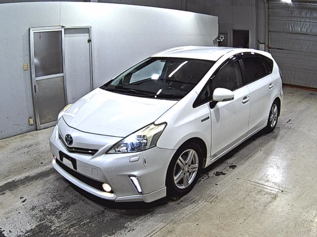 TOYOTA PRIUS ALPHA