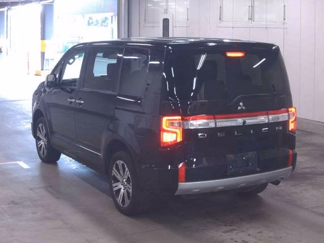 MITSUBISHI DELICA D:5