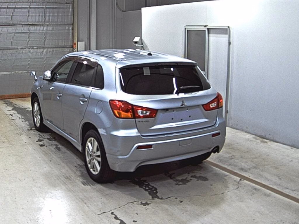 MITSUBISHI RVR