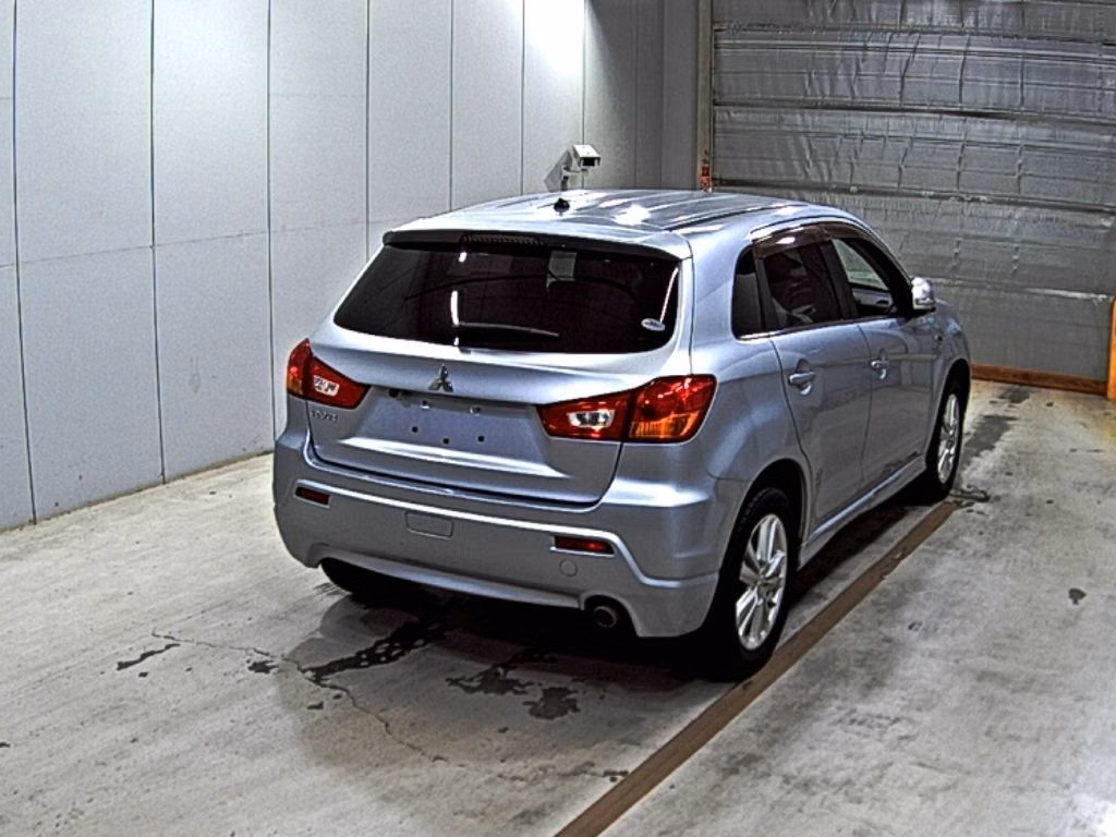 MITSUBISHI RVR