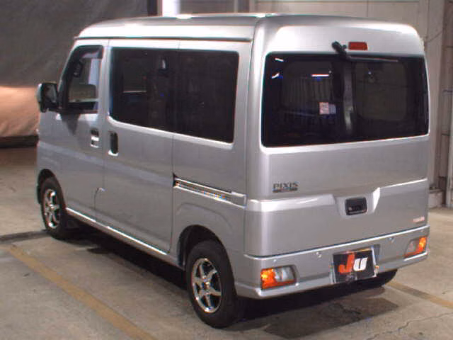 TOYOTA PIXIS VAN