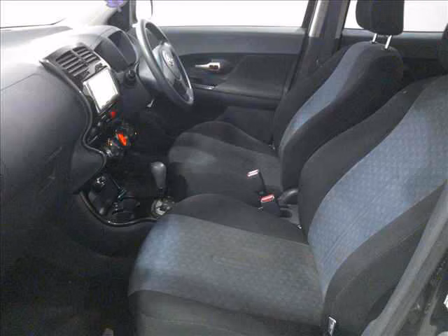 TOYOTA IST