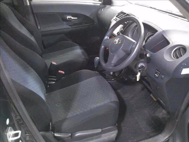 TOYOTA IST