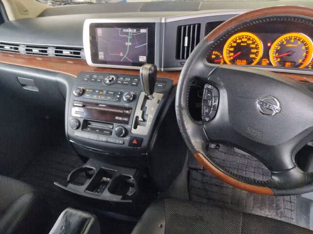 NISSAN ELGRAND