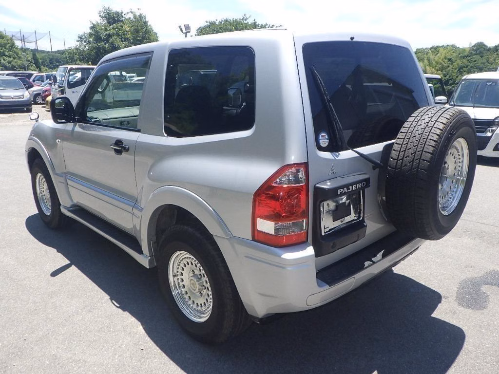 MITSUBISHI PAJERO
