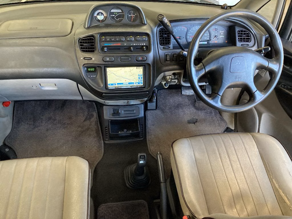 MITSUBISHI DELICA