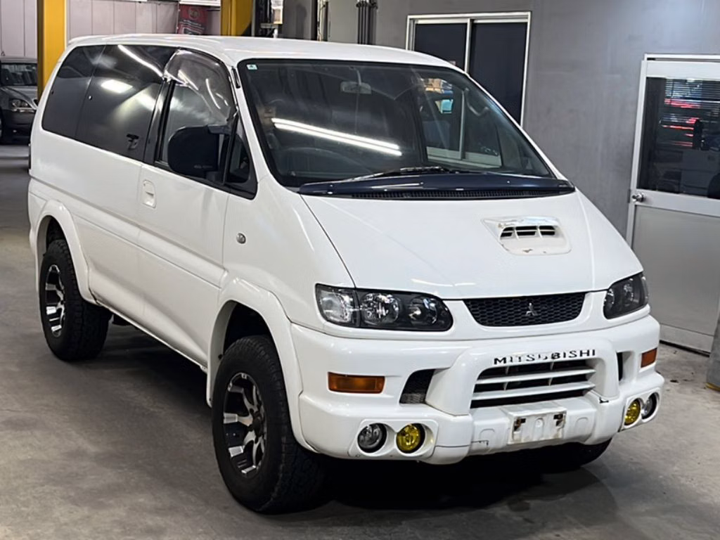MITSUBISHI DELICA