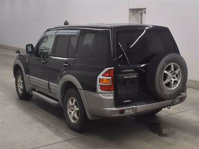 MITSUBISHI PAJERO