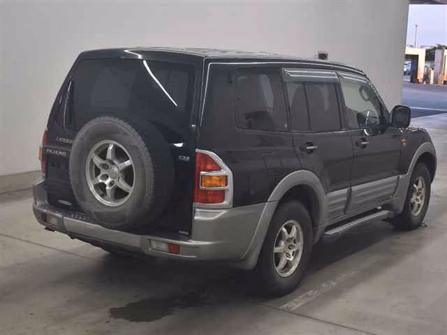 MITSUBISHI PAJERO