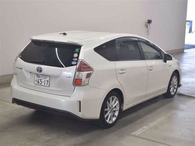 TOYOTA PRIUS ALPHA