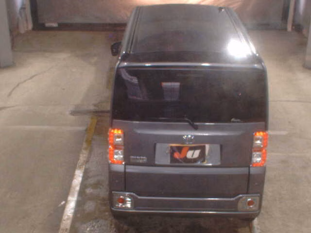 TOYOTA PIXIS MEGA