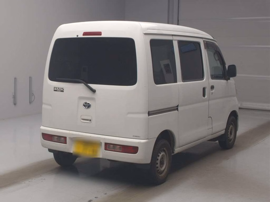 TOYOTA PIXIS VAN