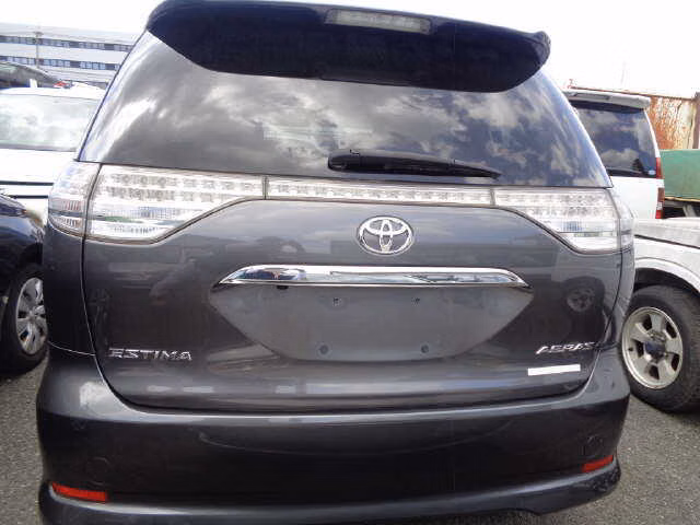 TOYOTA ESTIMA
