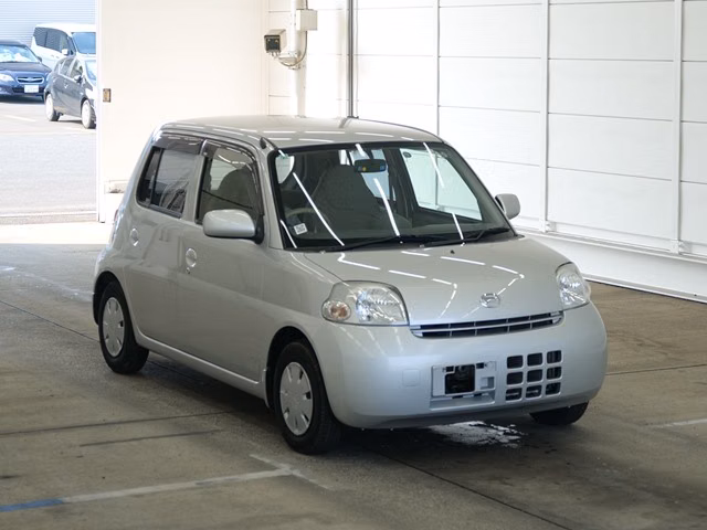 DAIHATSU ESSE