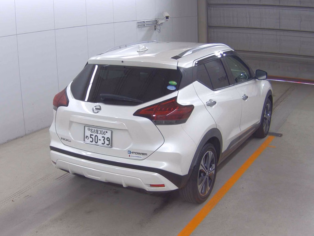 NISSAN KICKS