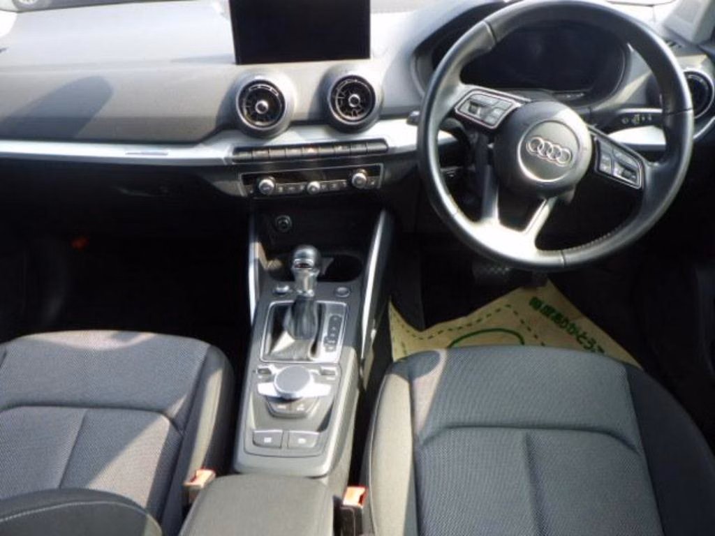 AUDI Q2