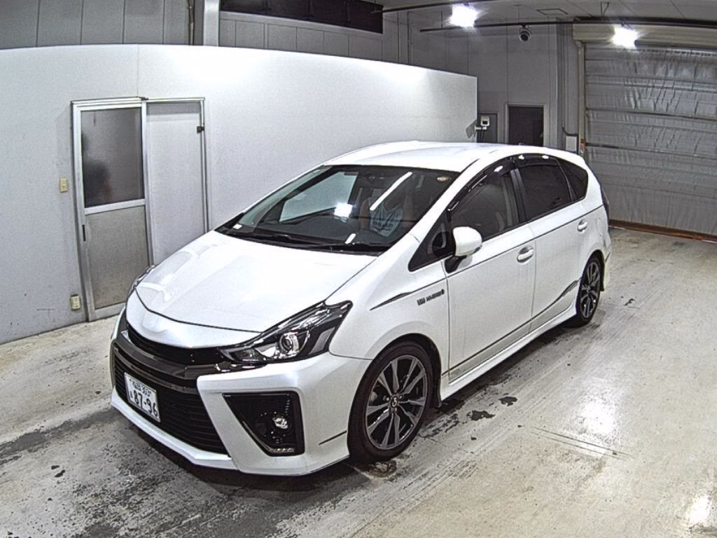 TOYOTA PRIUS ALPHA