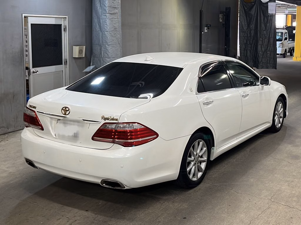 TOYOTA CROWN