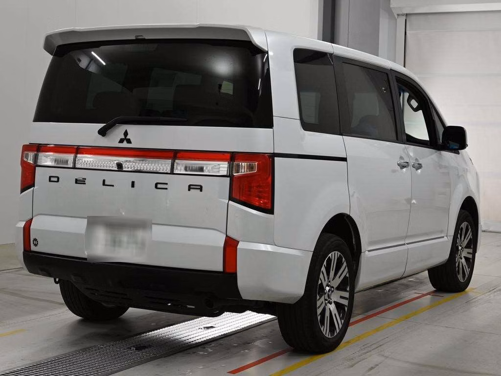 MITSUBISHI DELICA D:5