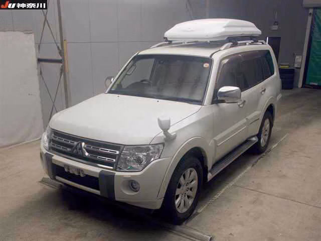MITSUBISHI PAJERO