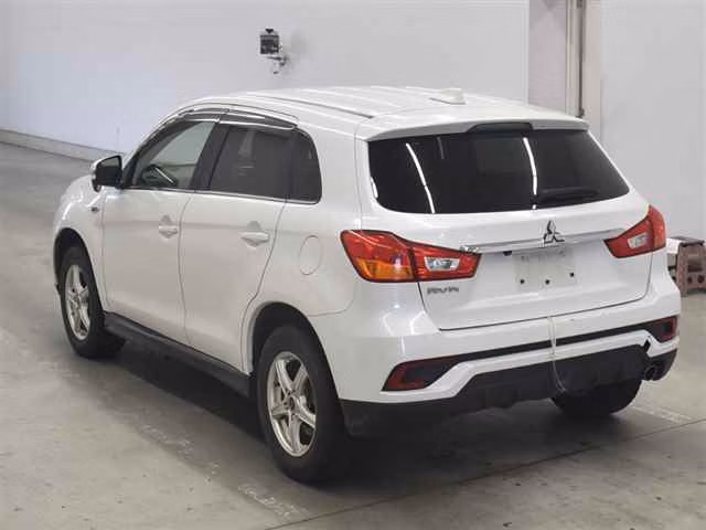 MITSUBISHI RVR