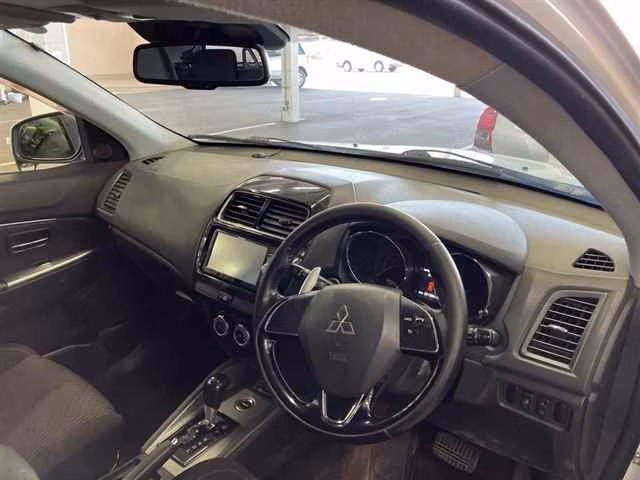 MITSUBISHI RVR