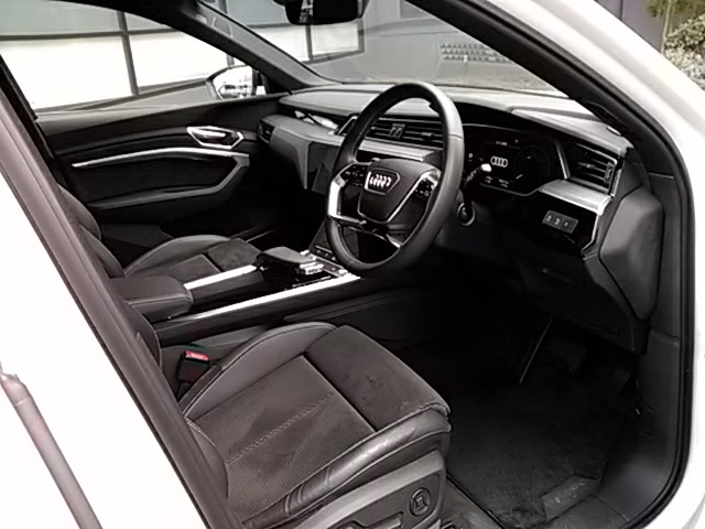 AUDI E-TRON SPORTBACK
