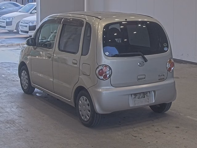 DAIHATSU MOVE LATTE
