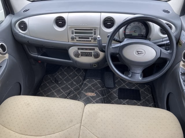 DAIHATSU MOVE LATTE