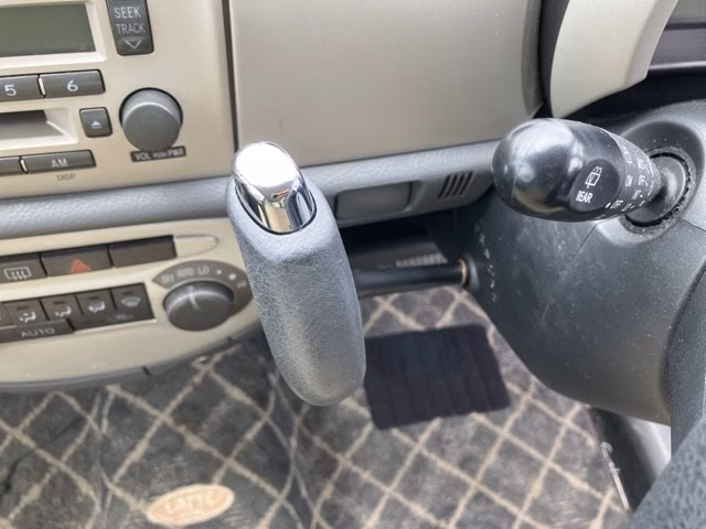 DAIHATSU MOVE LATTE