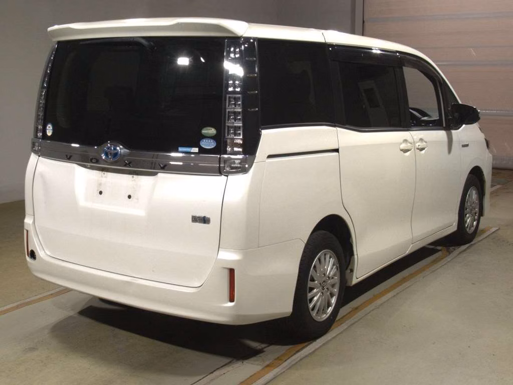 TOYOTA VOXY