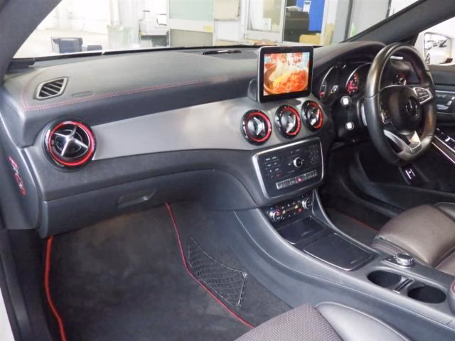MERCEDES-BENZ CLA-CLASS