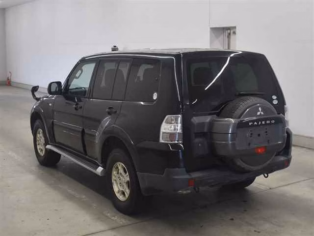 MITSUBISHI PAJERO