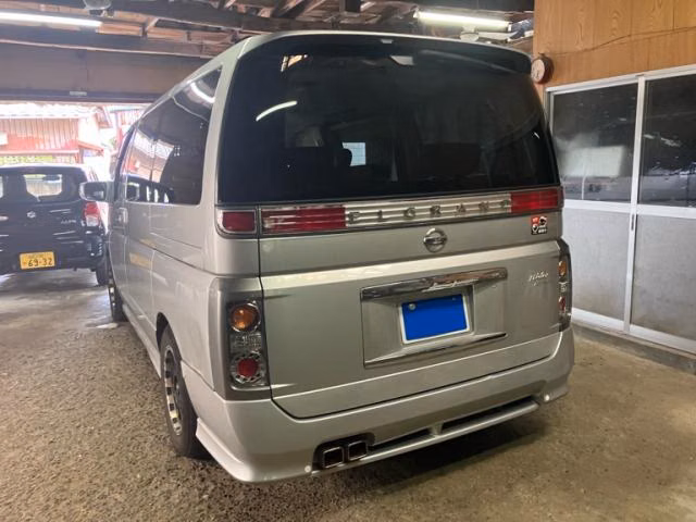 NISSAN ELGRAND