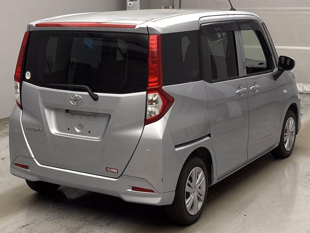 TOYOTA ROOMY