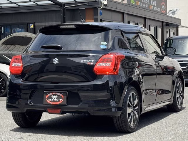 SUZUKI SWIFT