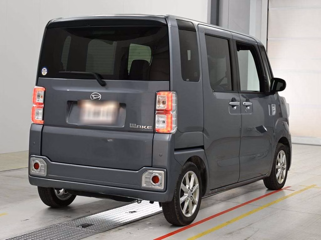 DAIHATSU WAKE